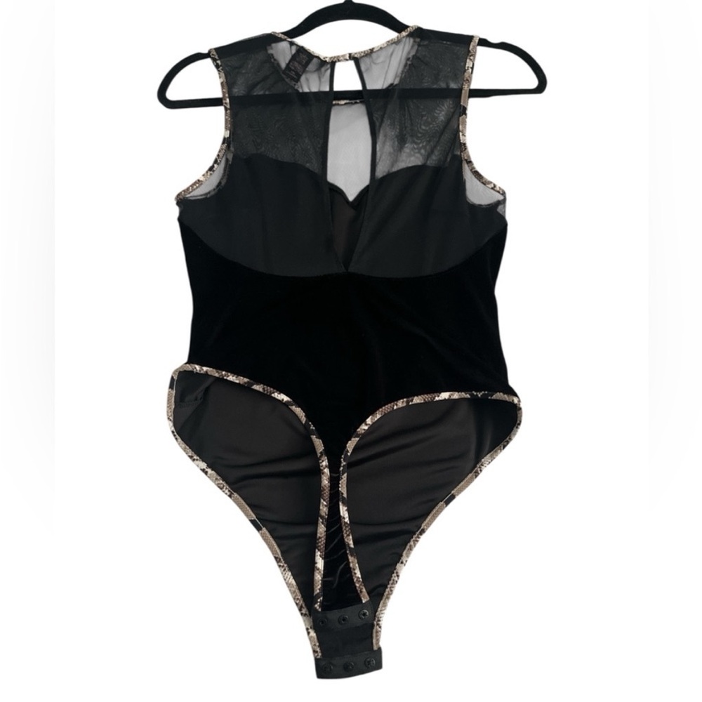 VICTORIA’S SECRET Velvet Sheer Mesh Sweetheart Teddy Bodysuit Snake Trim M - Picture 5 of 10